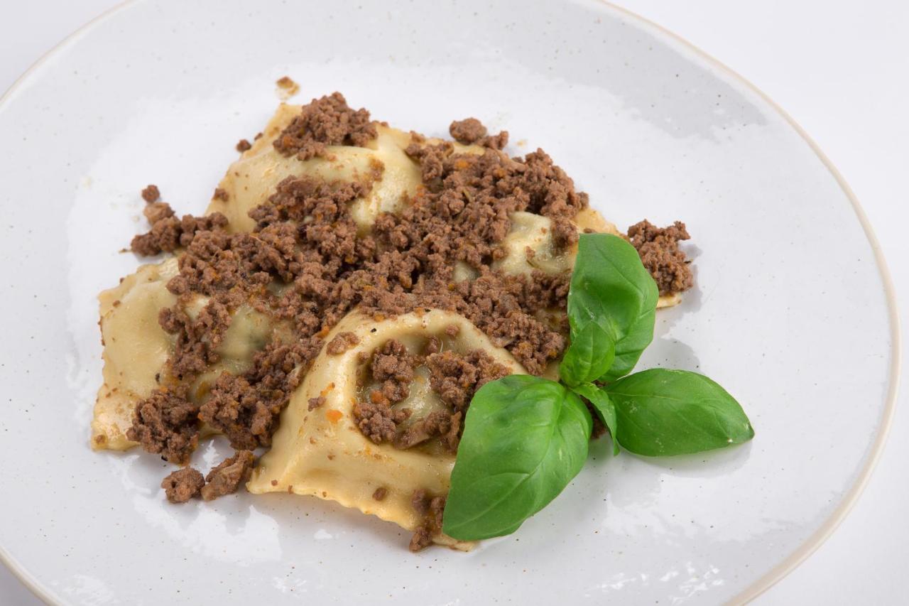 Hotel Ristorante Toscana 阿拉西奥 外观 照片