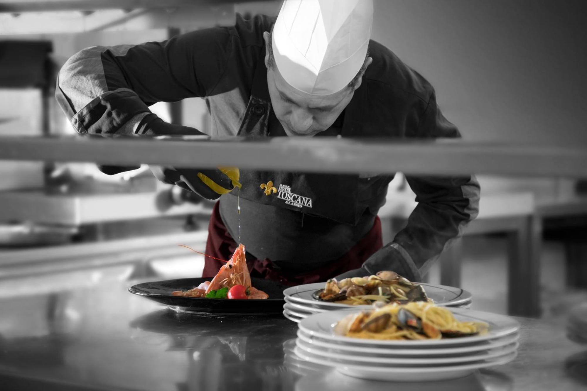 Hotel Ristorante Toscana 阿拉西奥 外观 照片