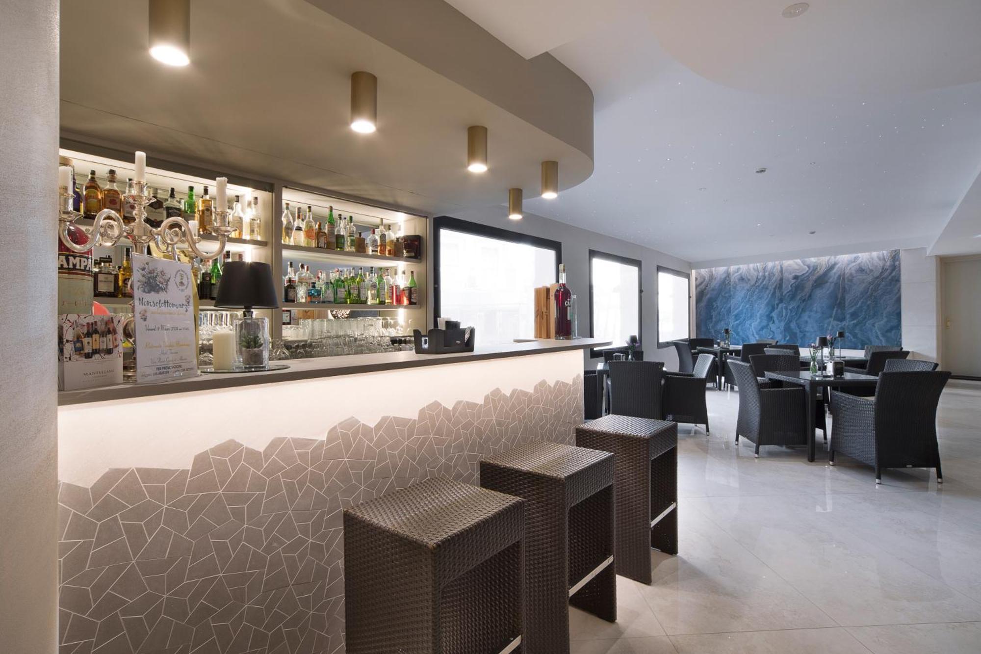 Hotel Ristorante Toscana 阿拉西奥 外观 照片